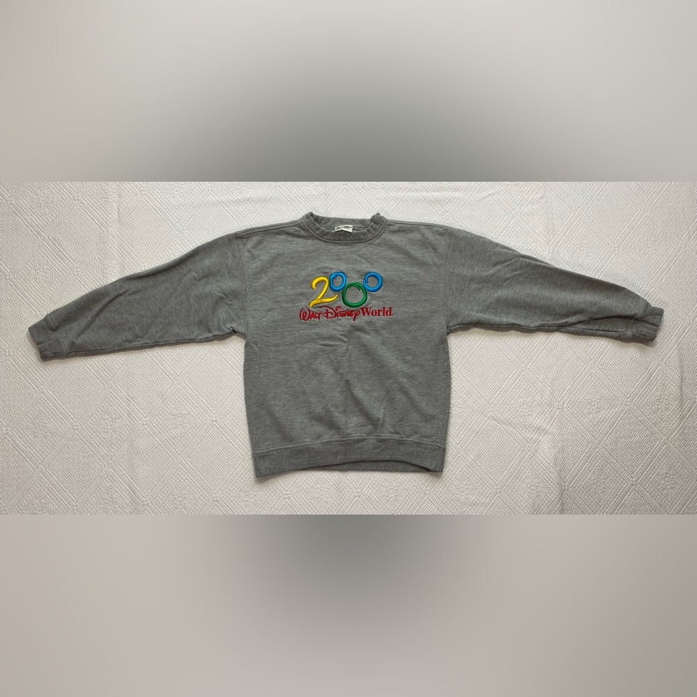 Vintage 2000 Walt Disney World sweatshirt